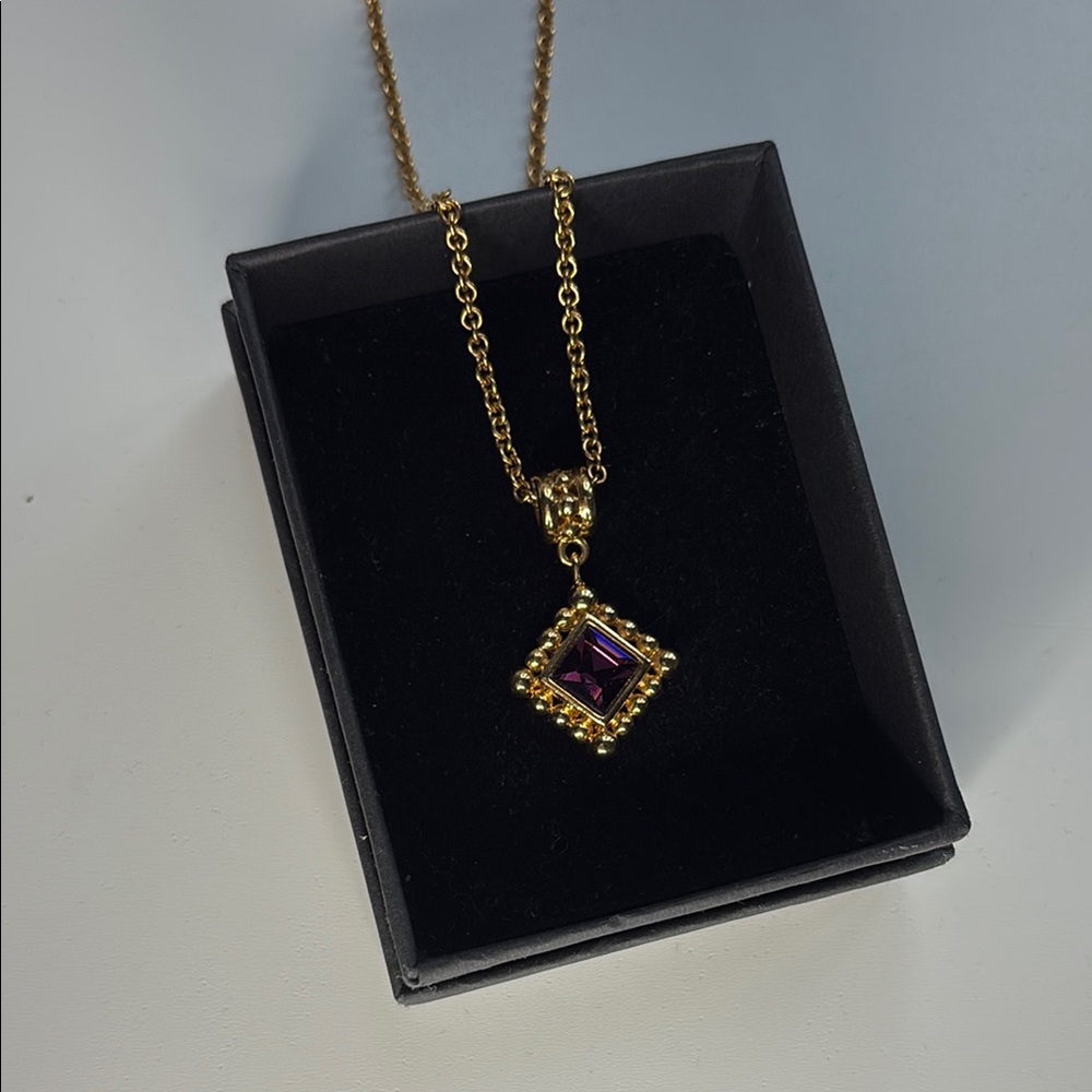 Vintage Style Gold Necklace with Purple Crystal